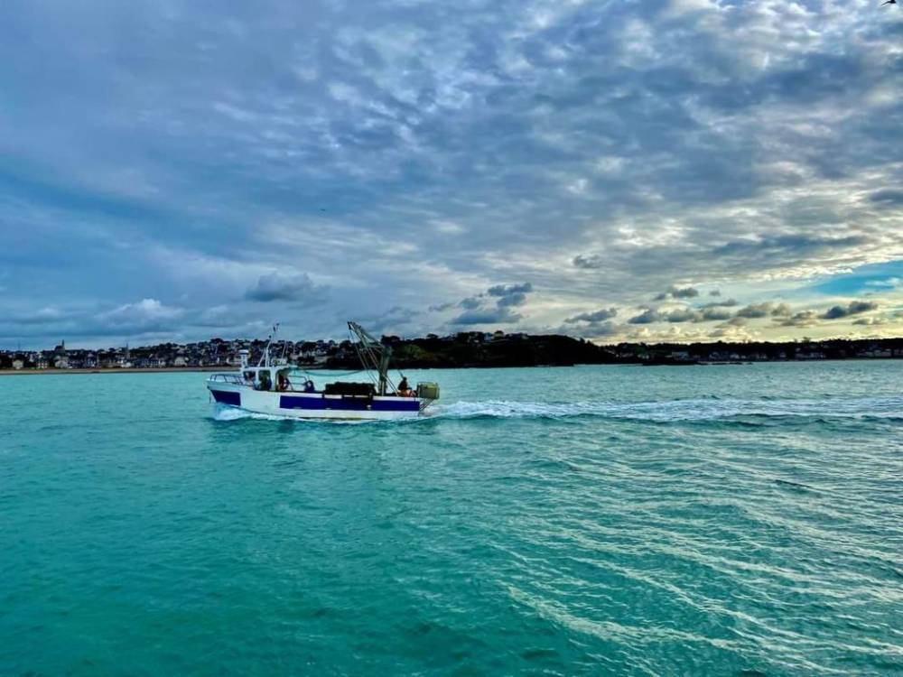 Pêcheur à Saint-Méloir-des-Ondes